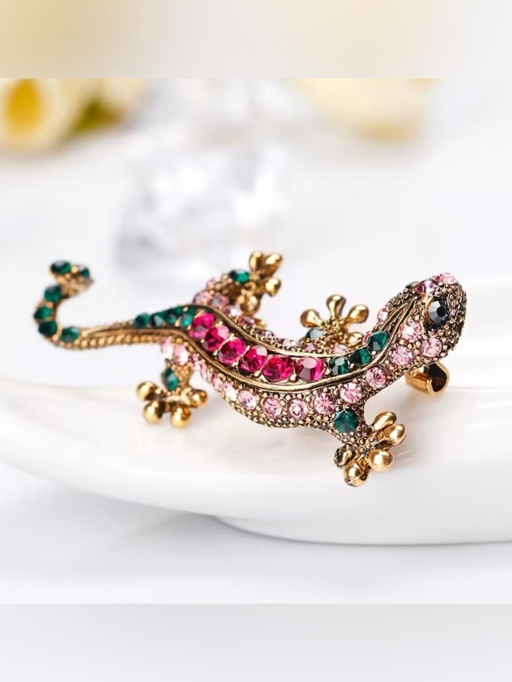 Crystal Gecko Broach